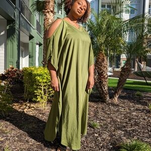 Chic Olive Green Cold Shoulder Maxi Dress